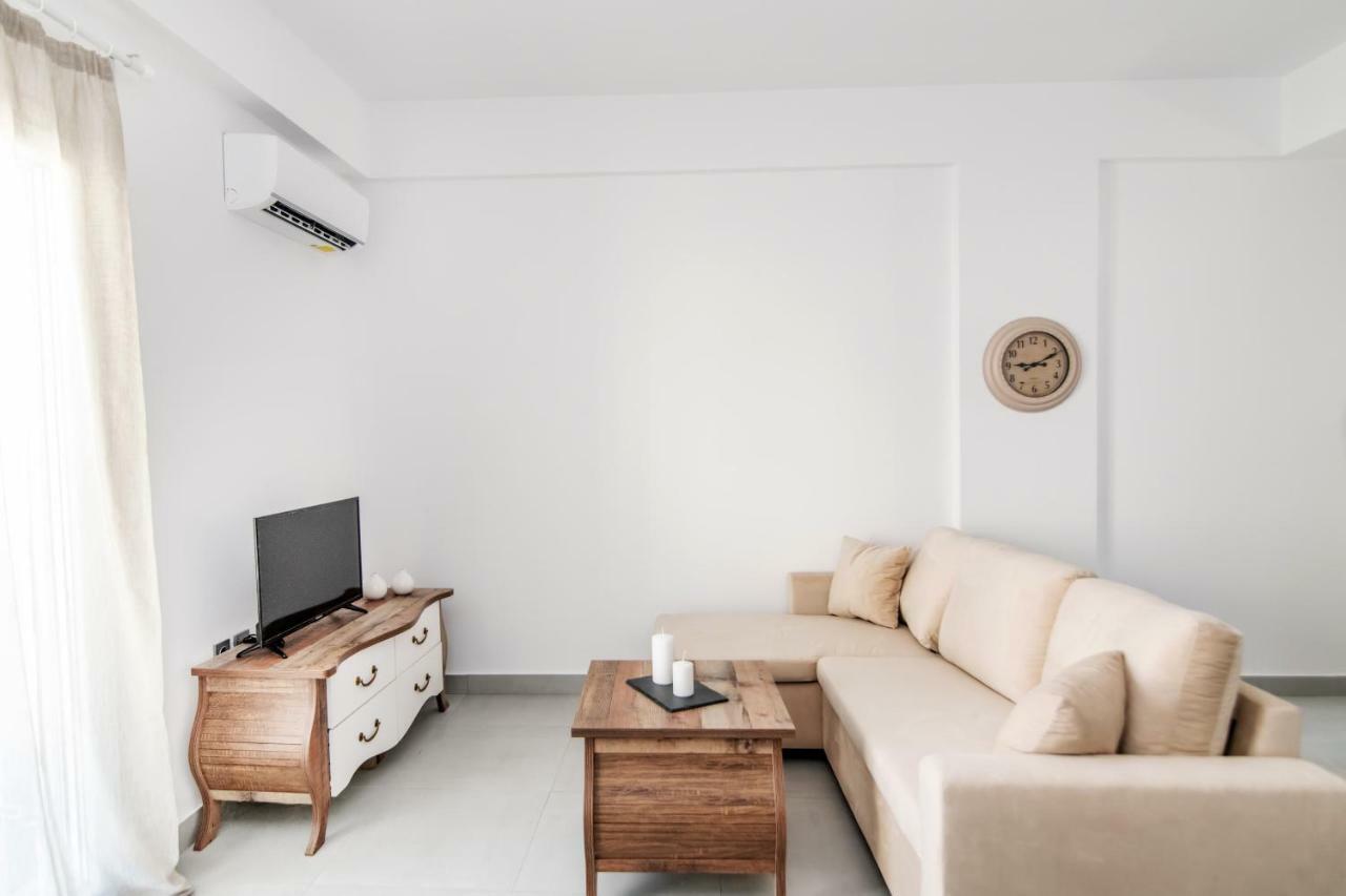 Lux 'N Comfort Apartments Tínos Eksteriør bilde