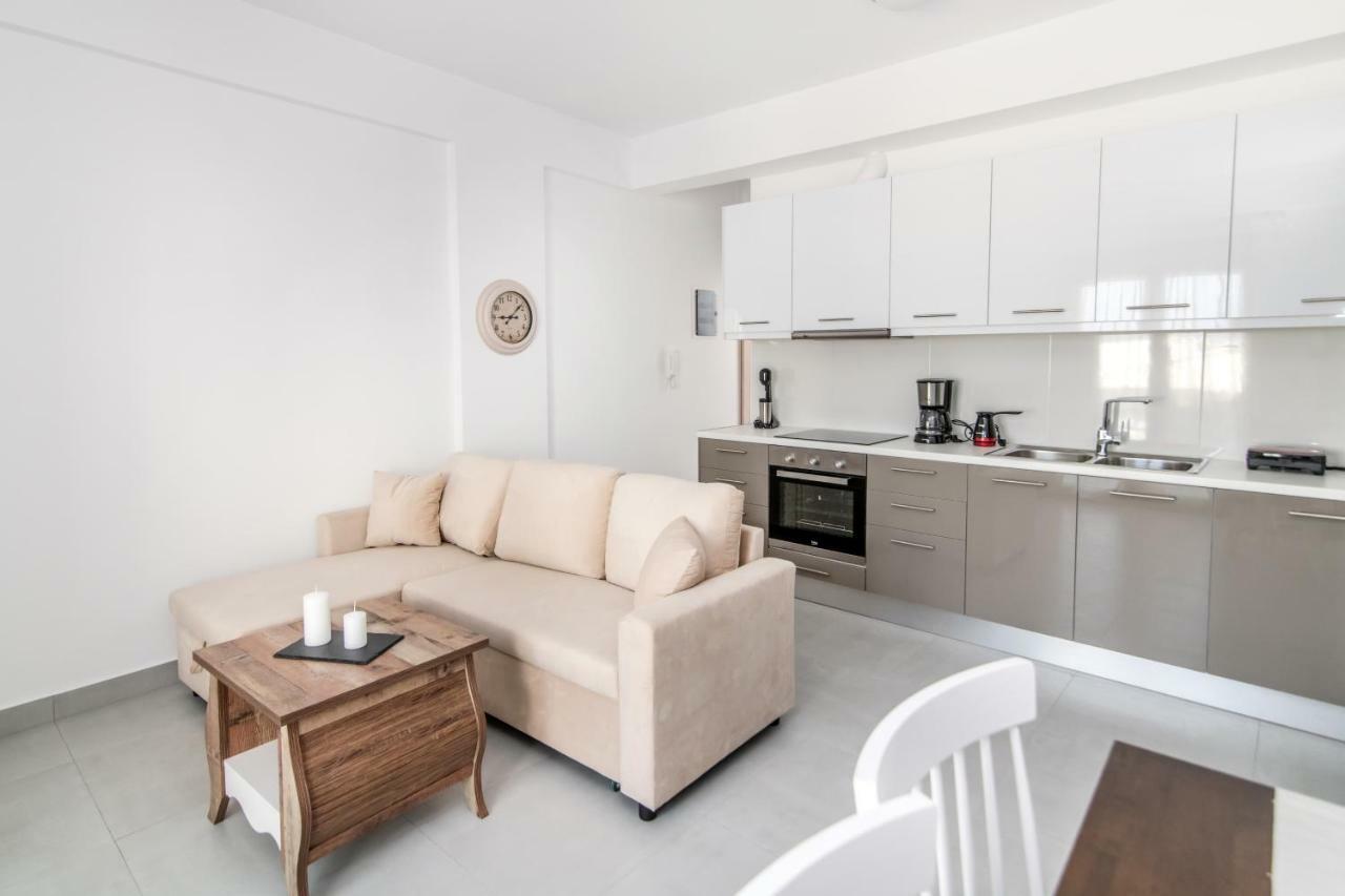 Lux 'N Comfort Apartments Tínos Eksteriør bilde