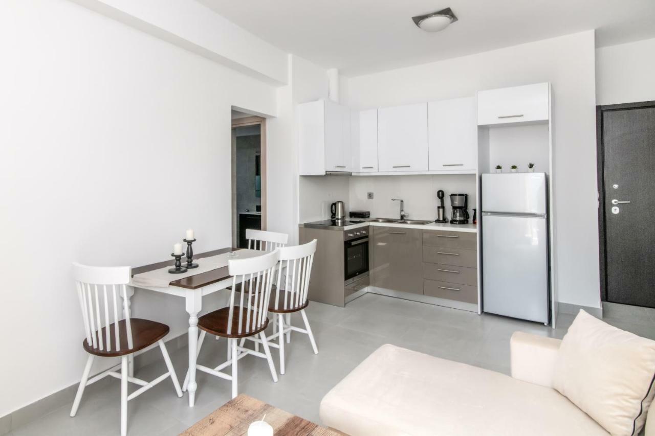 Lux 'N Comfort Apartments Tínos Eksteriør bilde