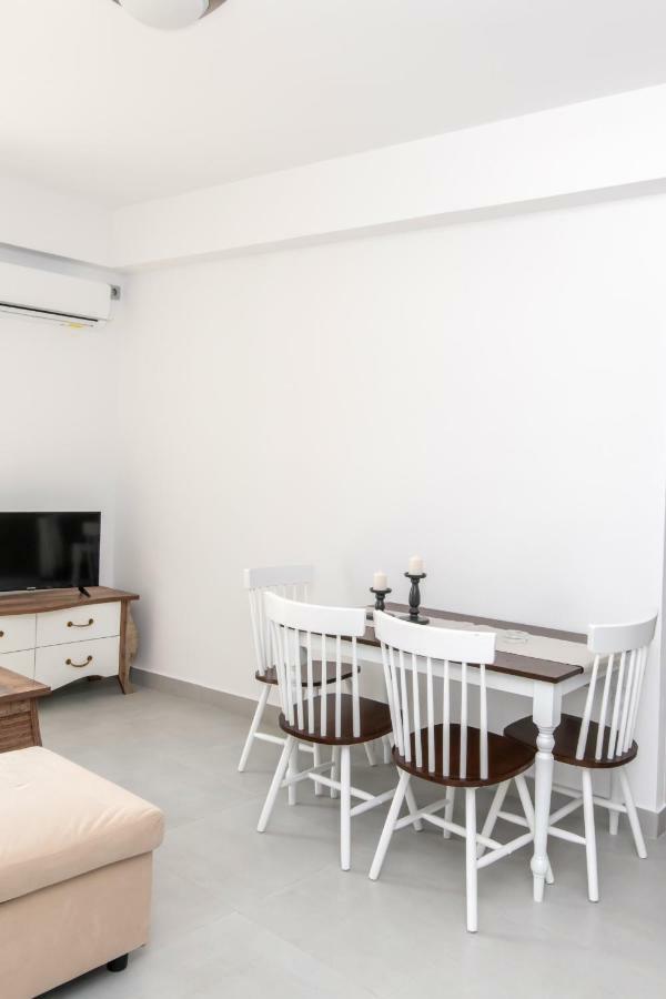 Lux 'N Comfort Apartments Tínos Eksteriør bilde