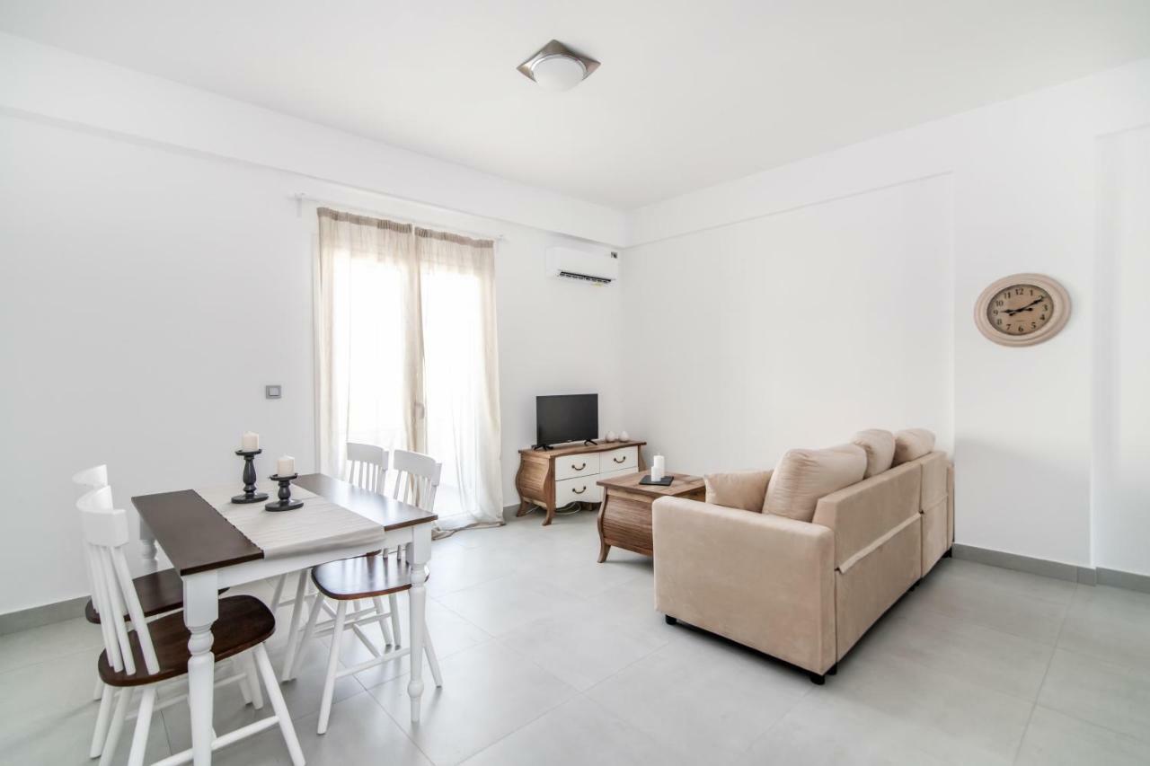 Lux 'N Comfort Apartments Tínos Eksteriør bilde