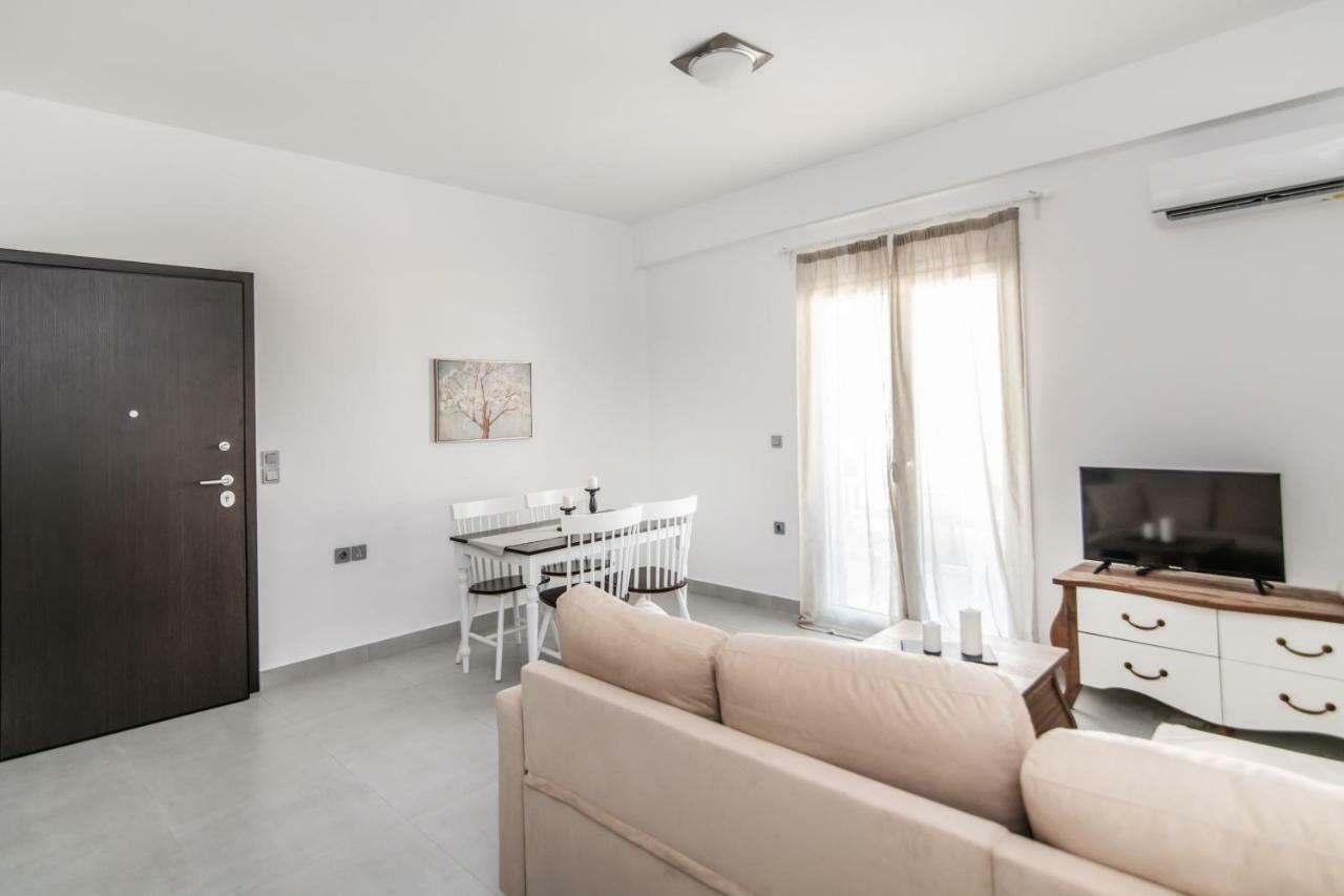 Lux 'N Comfort Apartments Tínos Eksteriør bilde