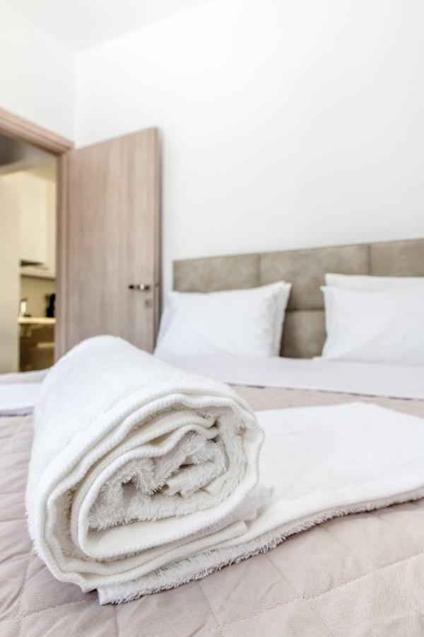 Lux 'N Comfort Apartments Tínos Eksteriør bilde