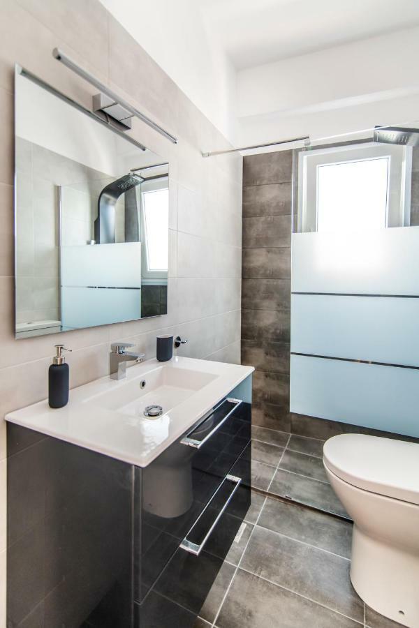 Lux 'N Comfort Apartments Tínos Eksteriør bilde